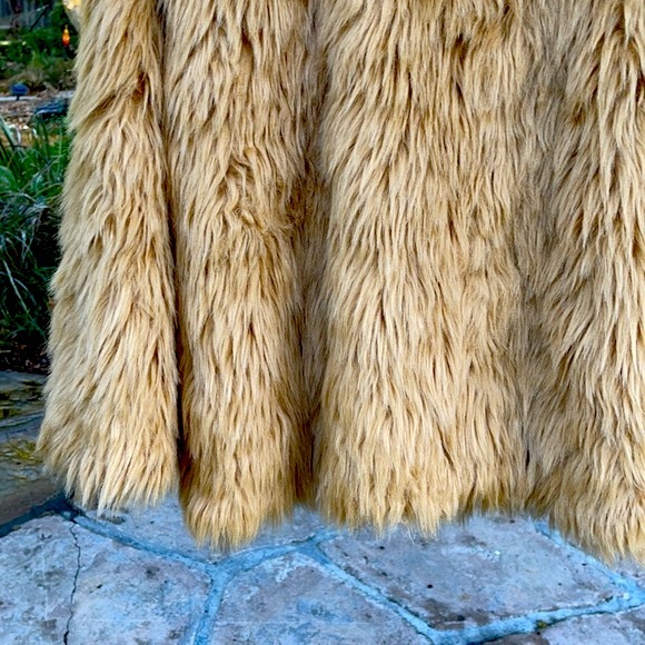 🌺 VINCE CAMUTO; BNWT Faux Fur Coat Misses Sz. XL! - Picture 15 of 16